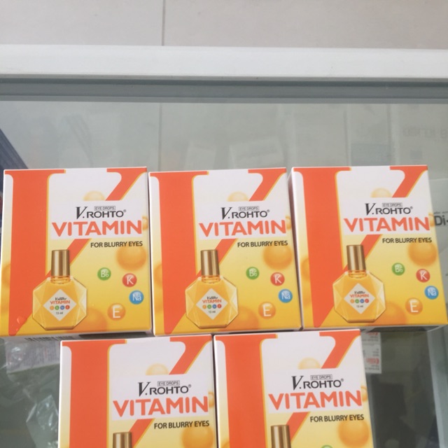 Thuốc nhỏ mắt dưỡng mắt V.Rohto Vitamin