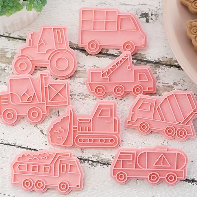 Khuôn bánh quy 3D hình Ô tô, Xe tải, chó cứu hộ