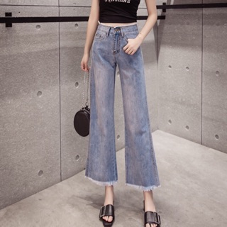 quần bò ống loe tua mix croptop hay phông đều xinh luôn nhé