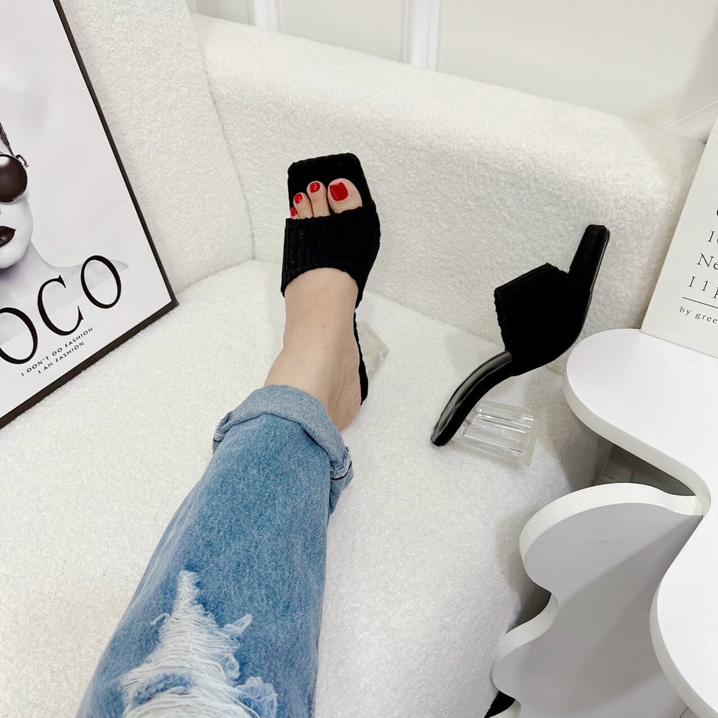Guốc Nữ, Dép Cao Gót 7p Chất Nhung Mềm Họa Tiết Nổi Phối Gót Mica Trong Lên Chân Cực Xinh - Chị Chảnh Store