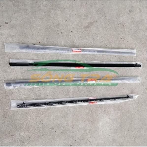 ỐP CHÂN KÍNH CÁNH CỬA HONDA CIVIC