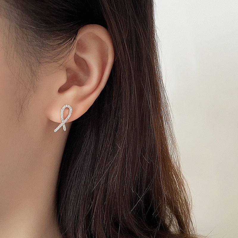 Bông tai/ Hoa tai bắt chéo hình nơ