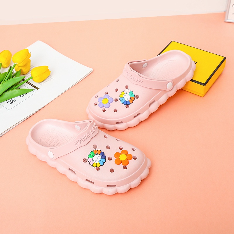 Dép Bít Mũi Đế Dày Đục Lỗ Hở Ngón Chống Trượt Dễ Thương Cho Nữ