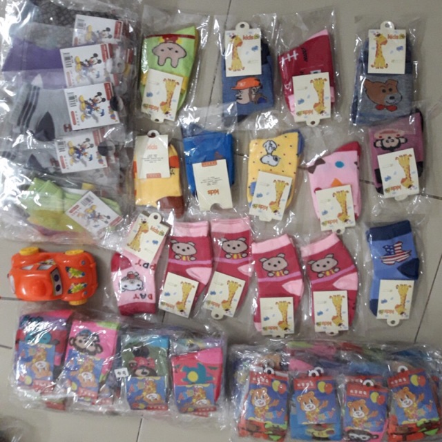 Thanh lý sập sàn tất trẻ em 1-5 tuổi 50k/10 đôi