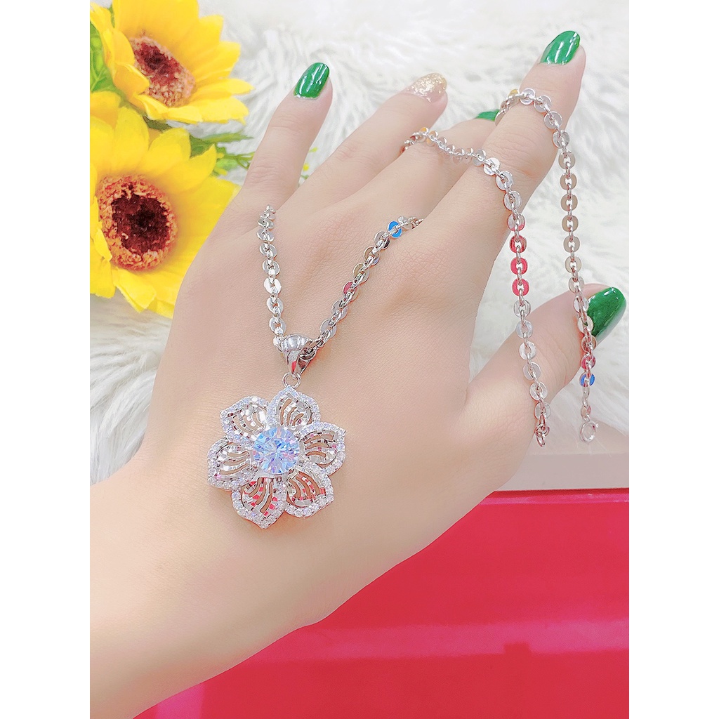 Mặt dây chuyền hình kim cương nữ UHA mạ vàng 18K kiểu dáng sang trọng M721