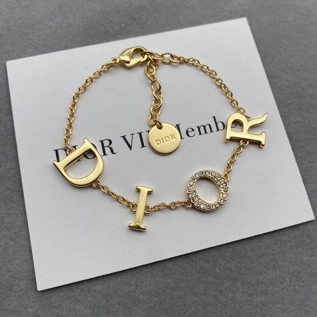 Vòng Tay Dior Bằng Đồng Thau In Chữ Thời Trang