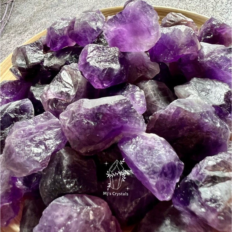 Đ𝚊́ 𝚝𝚑𝚘̂ 𝙰𝚖𝚎𝚝𝚑𝚢𝚜𝚝 𝙱𝚛𝚊𝚣𝚒𝚕 𝚝𝚒́𝚖 đậm 𝚜𝚞̛𝚞 𝚝𝚊̂̀𝚖, 𝚑𝚊𝚗𝚍𝚖𝚊𝚍𝚎, 𝚛𝚎𝚒𝚔𝚒, 𝚝𝚑𝚊𝚗𝚑 𝚝𝚊̂̉𝚢, 𝚝𝚑𝚒𝚎̂̀𝚗 đ𝚒̣𝚗𝚑