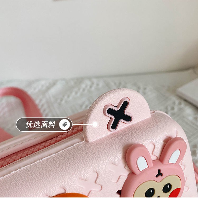 Túi Đeo Chéo Dáng Vuông Nhỏ Dễ Phối Đồ Chơi Cao Su Cho Trẻ Em