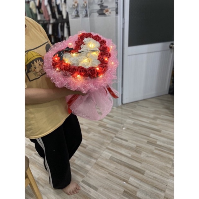 Bó hoa sáp cốt trái tim 30 bông kèm đèn led giá sỉ siêu rẻ