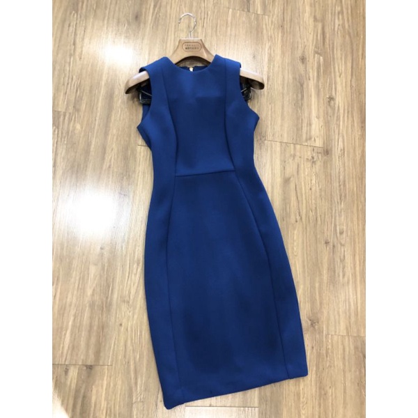 Đầm CaIvin Kle¡n dáng ôm body