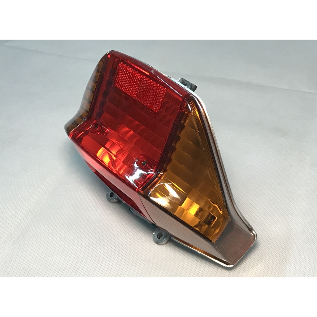 Cụm đèn hậu Umv Dream kèm bóng đèn đầy đủ loại tốt