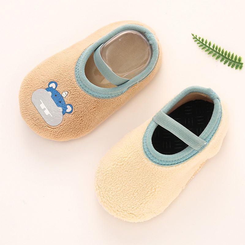 Giày thể thao AKKU họa tiết hoạt hình dễ thương chống trượt dành cho bé