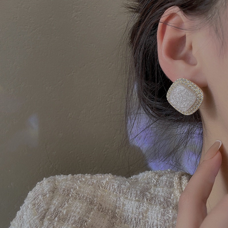 Bông Tai Hình Vuông Phong Cách Pháp Cổ Điển Thời Trang Cho Nữ