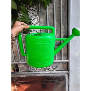 ô doa nhựa tưới cây 8 lít