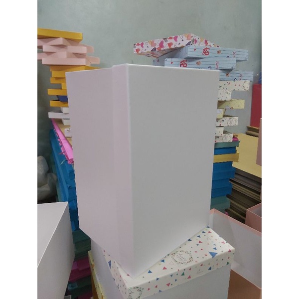 hộp quà to (20×30×17) (có thể kèm hạt xốp và nơ)