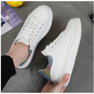GIÀY THỂ THAO NỮ TRẮNG ĐẾ CAO
