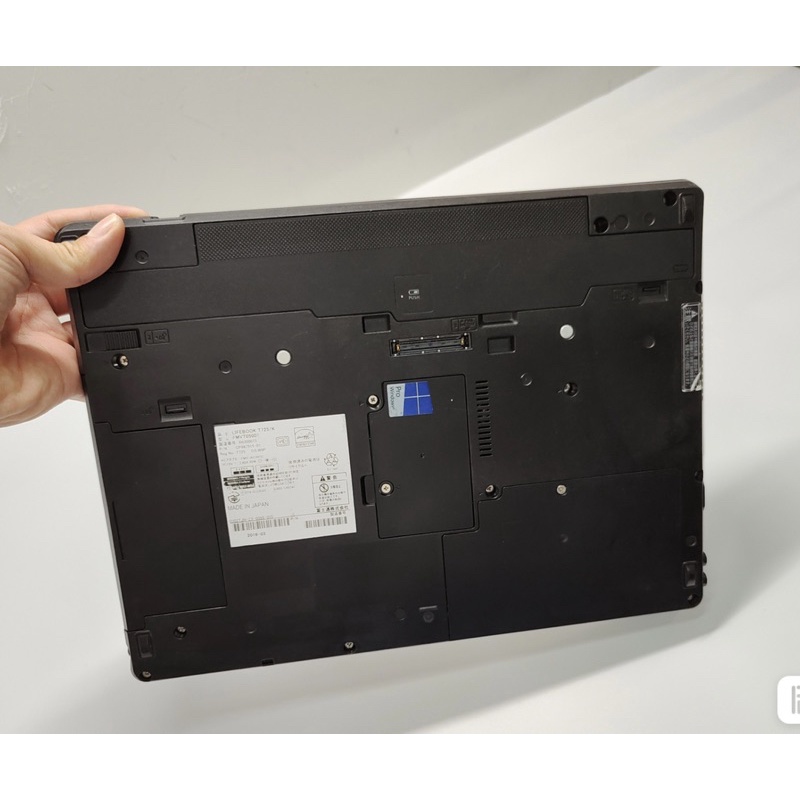 Laptop cảm ứng soay 360 Fujitsu T726 Core i5-6200U, 20gb ram, 256gb SSD, 12.5” HD cảm ứng soay 360 độ