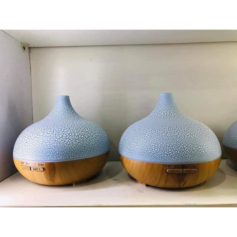 Máy xông tinh dầu phun sương tạo ẩm dung tích 550ml, có đèn LED đổi màu kèm điều khiển