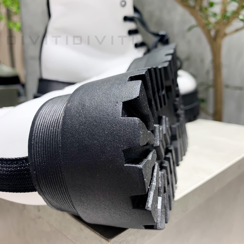 Giày boot trắng 0825 đế cao chất liệu da cao cấp dành cho nữ