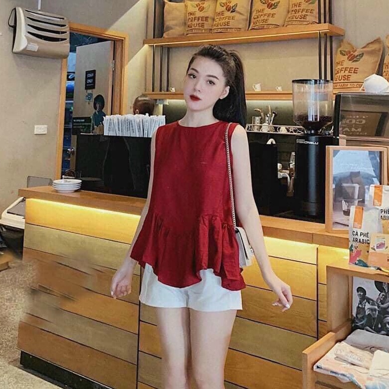 Set bộ đùi quần trắng áo cổ tròn tay sát nách thoải mái mặc ở nhà, đi dạo