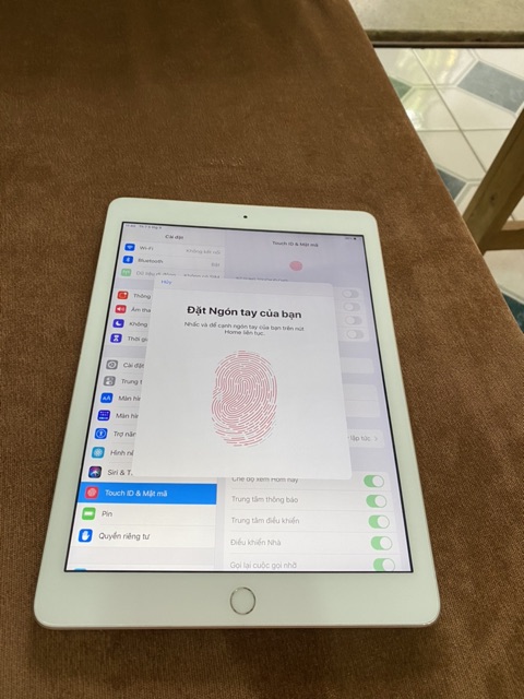 IPad gen 5 sử dụng sim 4G và wifi 32Gb màu trắng | BigBuy360 - bigbuy360.vn