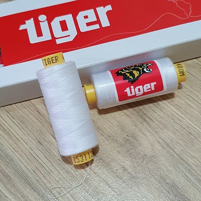 Set 10 Cuộn Chỉ May Lõi Nhỏ 400m Nhiều Màu