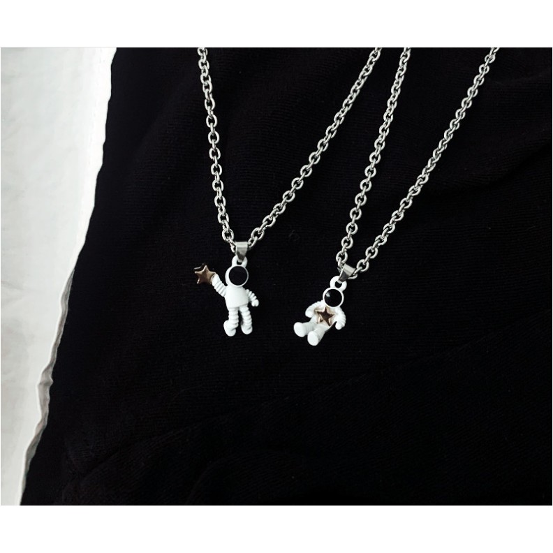 Vòng Cổ Phi Hành Gia cute ULA Shop Vòng cổ đôi Unisex Astronaut Necklace phong cách Hip Hop Hàn Quốc CVC4