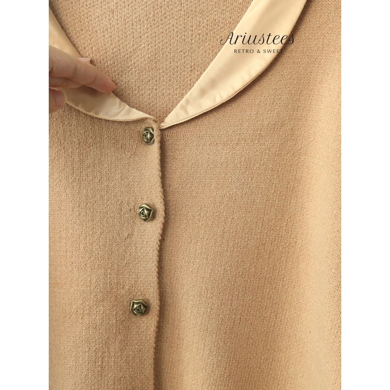 ariustees- Áo Rose Button Cardigan