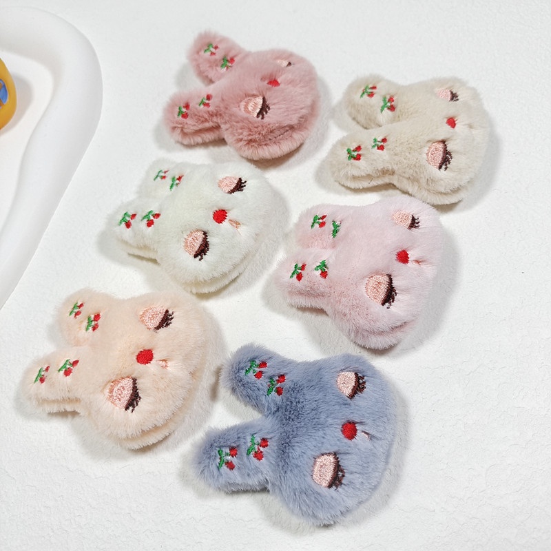 Trâm cài áo cài khăn quàng, túi xách hình thỏ cherry kiểu dáng Hàn Quốc độc đáo