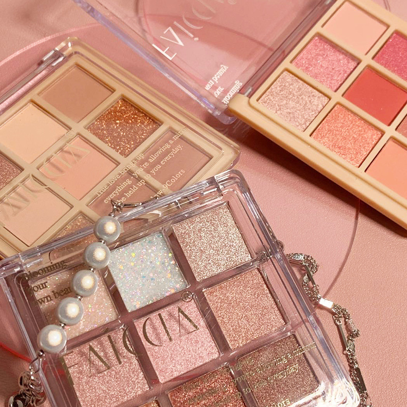 [Hàng mới về] Bảng phấn mắt màu nhũ lấp lánh thời trang nhẹ nhàng phù hợp cho người mới học trang điểm | BigBuy360 - bigbuy360.vn