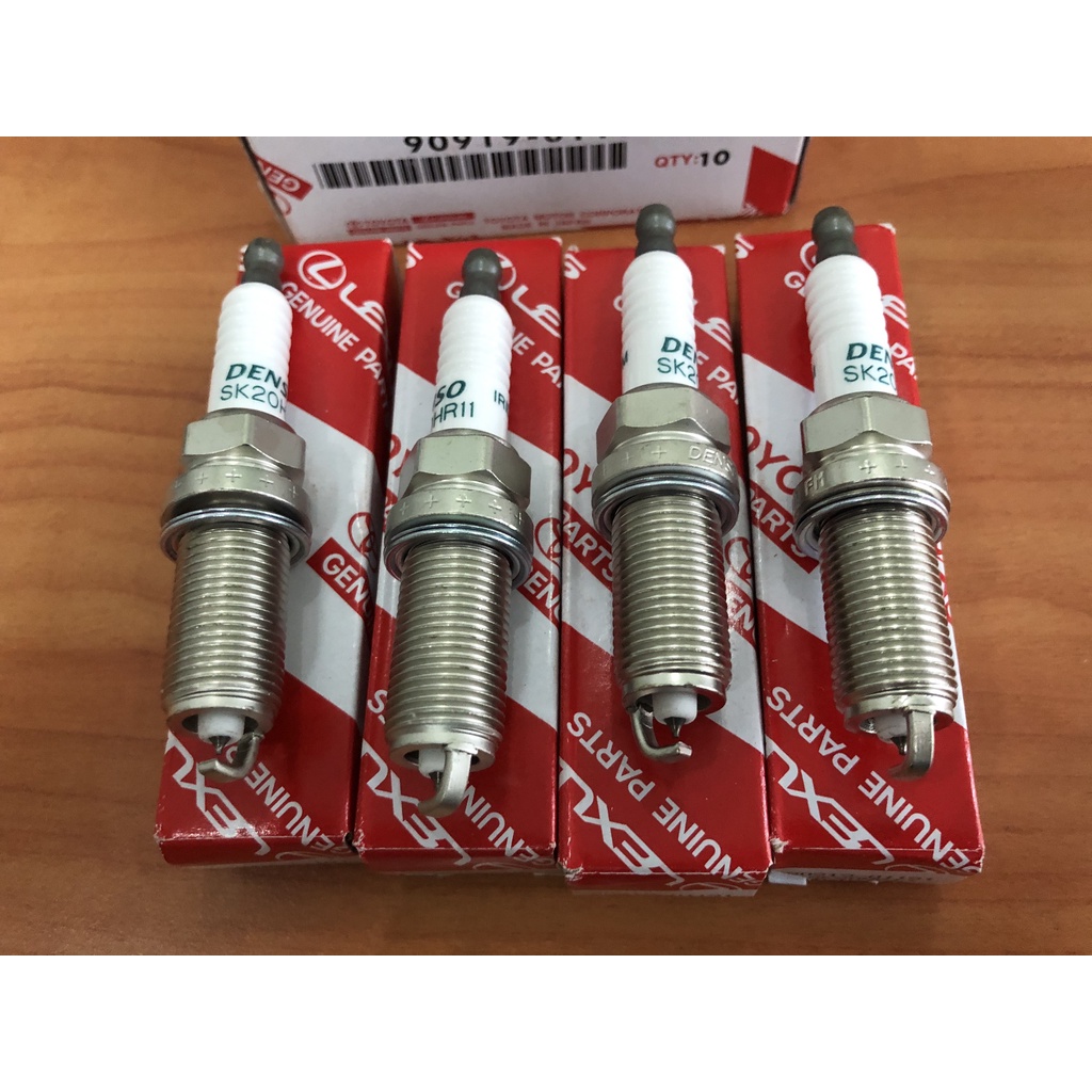 Bộ 4 Bugi DENSO Iridium xe Innova, Fortuner  Ren 14 Chân Dài SK20HR11
