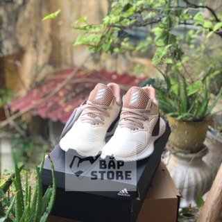 Giày alpha vàng