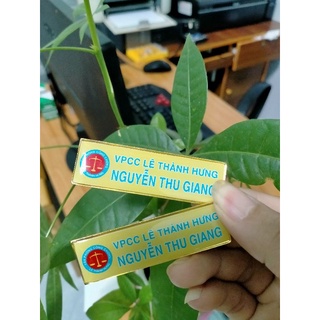 Bảng tên nhân viên đổ keo