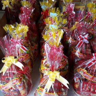 10c giỏ Nhí kèm kiếng + nơ + dán chúc mừng