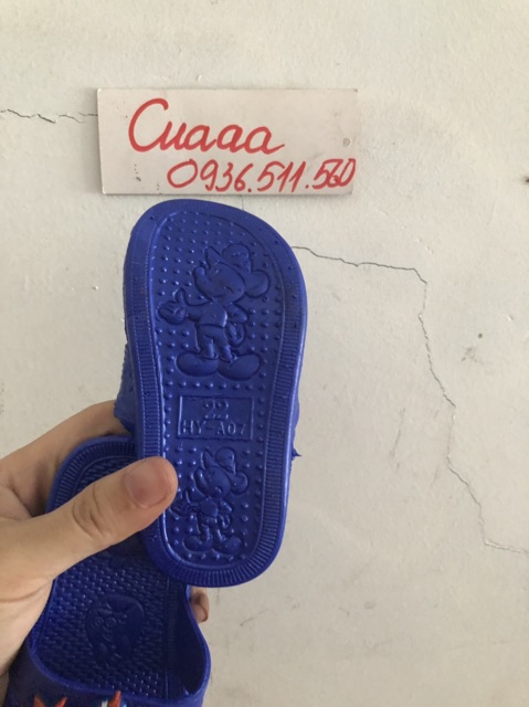 Dép cho bé siêu dẻo êm chân