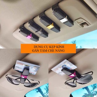 Dụng cụ kẹp kính trên xe hơi vân carbon