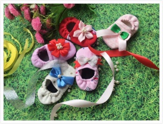 Set 10 đôi giày nỉ thiết kế cho bé gái