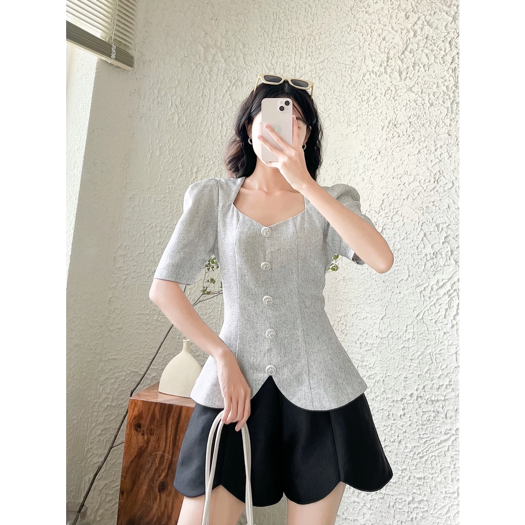 Áo kiểu cổ tim CHARMO dáng peplum vải cotton Lily Button Top