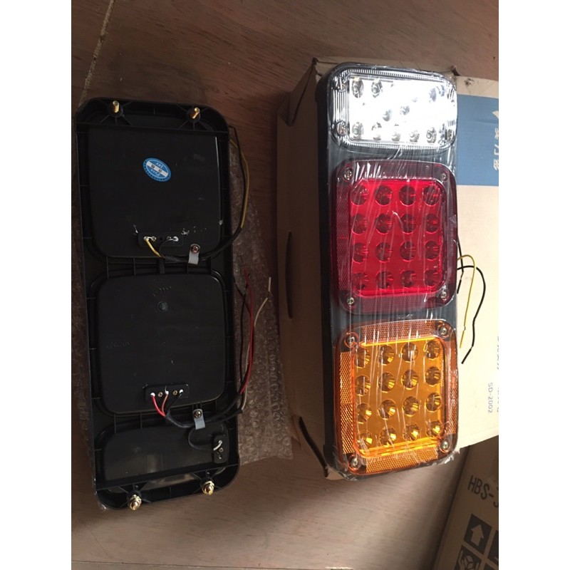 Sản phẩm gia đình làm: Combo 4 đôi đèn hậu 2002 24v