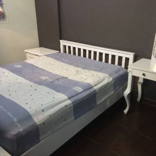 Giường gỗ thông nhập khẩu 1m6x2m, vai gỗ cao su.