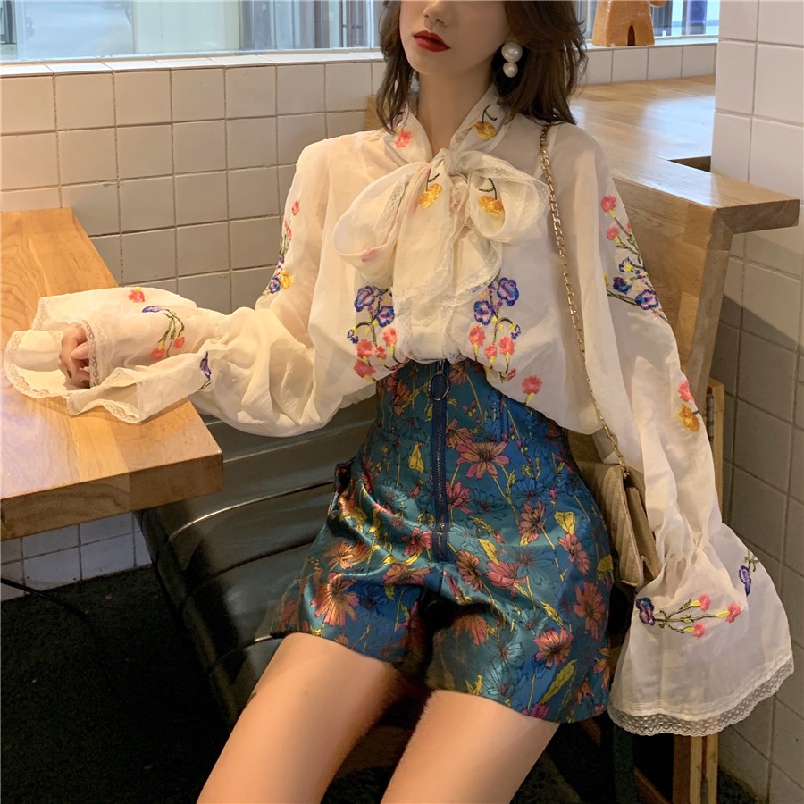 Set ulzzang áo tay bồng thắt nơ quần cạp cao in hoa