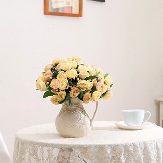 Bó hoa hồng giả trang trí tiệc cưới