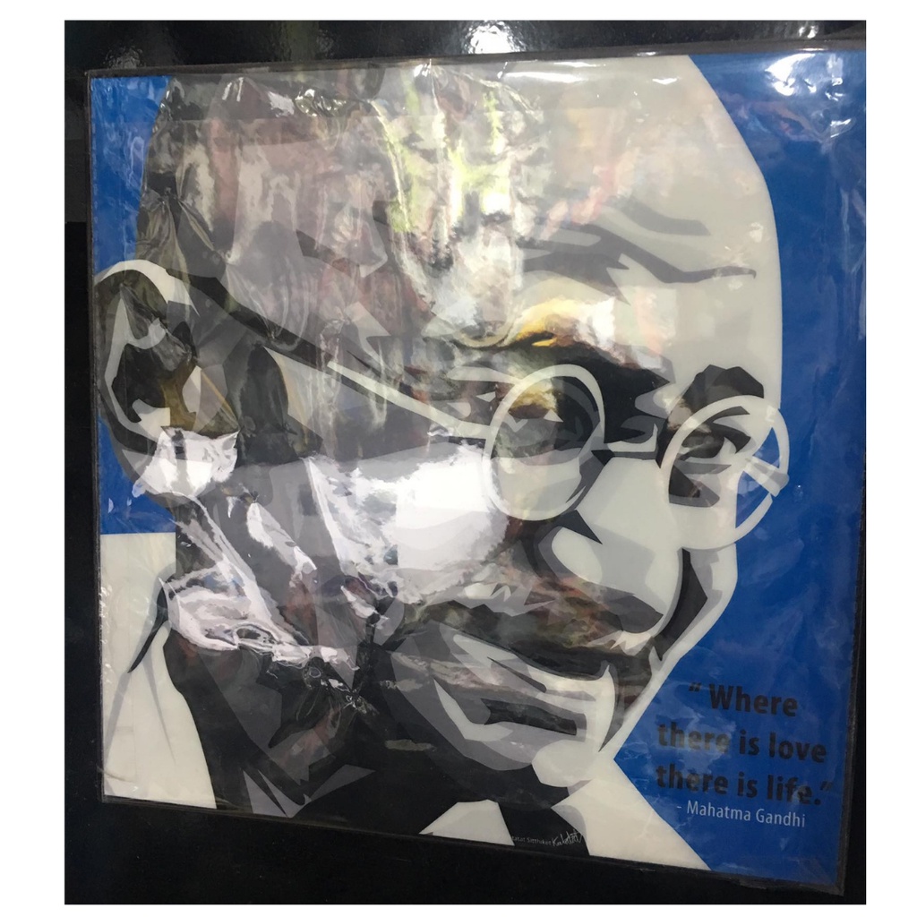 Tranh gỗ treo trang trí phòng thương hiệu Saigon Books
