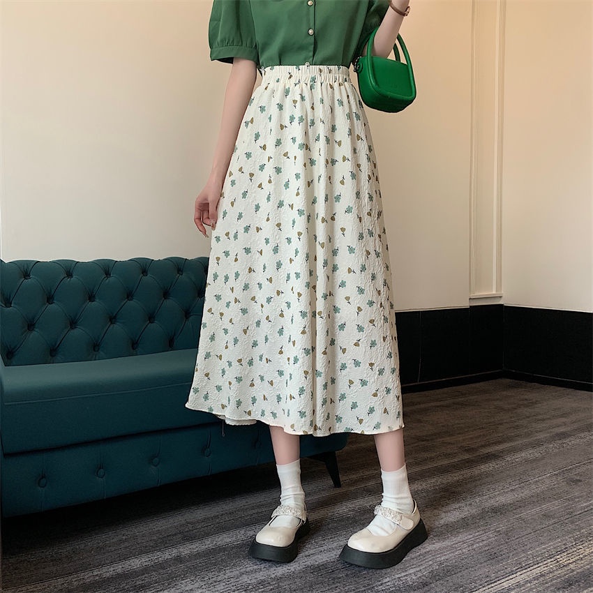 Chân Váy Chữ A Họa Tiết Hoa Dập Nổi Ba Chiều Tươi Mới Mùa Hè