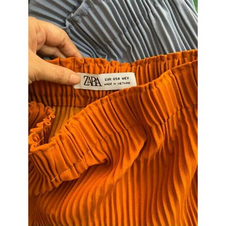 Quần đùi xếp ly nữ