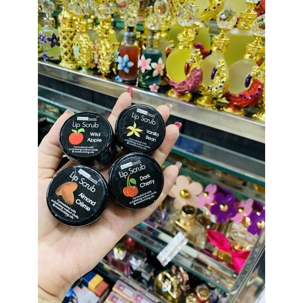 tẩy tế vào chết môi líp scrub