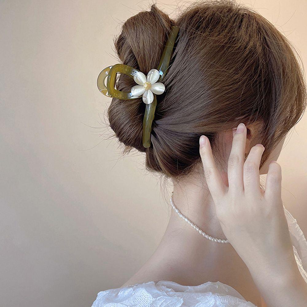 Kẹp Tóc Nhựa Hình Cá Mập Đính Hoa Ngọt Ngào Cho Nữ