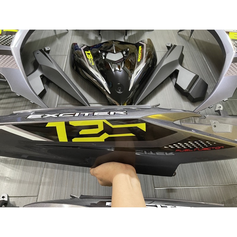 Dàn áo Ex 135 5 số xám đen tặng kèm tem