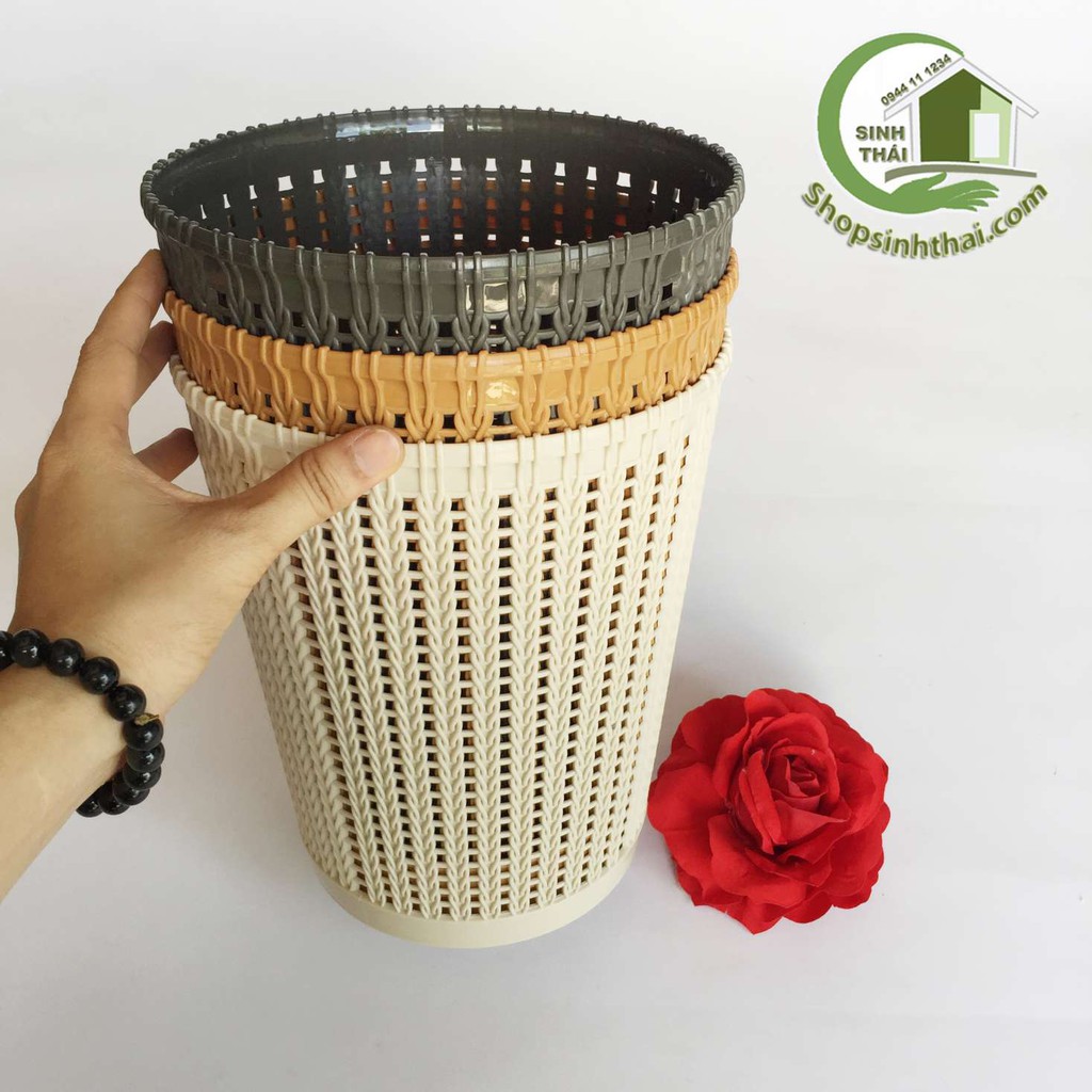 Sọt rác nhựa giả mây đan 25cm x 21cm - giao màu ngẫu nhiên