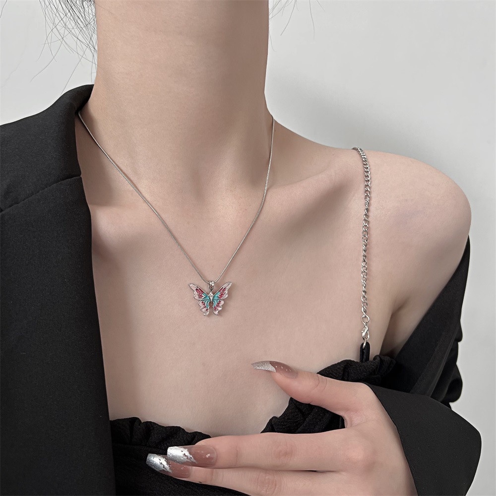 Vòng cổ Mặt Hình Bướm Nhỏ Màu Sắc Cầu Vồng Xinh Xắn Cho Nữ